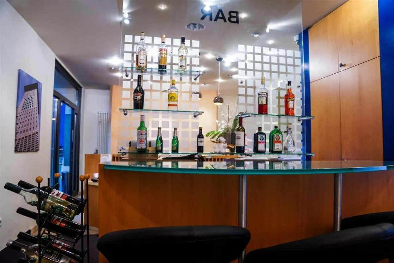 Hotel Niederraeder Hof Франкфурт-на-Майне