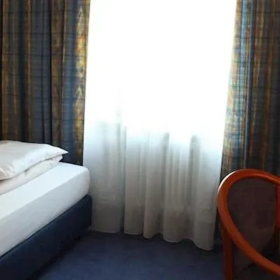 Hotel Niederraeder Hof Frankfurt am Main 3*,  Germany