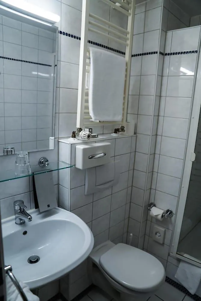 ***  Hotel Niederraeder Hof Frankfurt am Main Alemanha